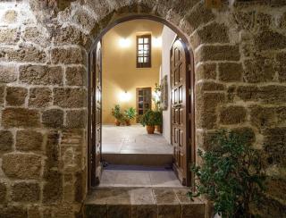 Spanish Knights Inn - 3