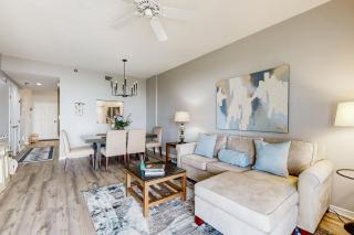 Seaside Serenity: Beachfront Haven in Palm Coast with resort amenities - 5