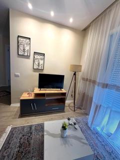 Apartament Univers City Near Tirana Airport - Tirana - 2