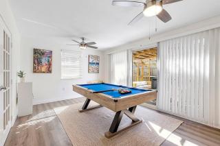 10 min 2 beach Hot Tub Pool Table FirePit Sleeps 8 - Deerfield Beach - 7