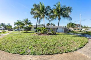 10 min 2 beach Hot Tub Pool Table FirePit Sleeps 8 - Deerfield Beach - 4