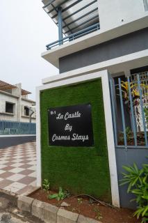 LA Castle by Cosmos Stays - 9