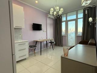 Квартира с отдельной спальней и видом на стадион - Batumi - 8