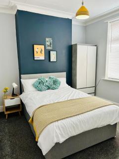 Superbly located terraced house - 3
