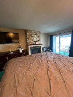 Webb's Hotel - Mayville - 9