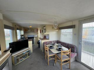 Golden Palm Resort - The Oasis - Coastal Caravan Breaks - Chapel Saint Leonards - 8