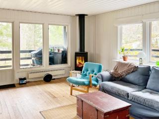 Charming Island House with Guest Cabin - 3