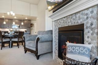 Serene Retreat with Hot Tub, Sauna, Pool & Gym - Windsor - 1