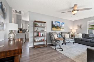 Spirit of the Rockies - Private Backyard & Hot Tub - 1