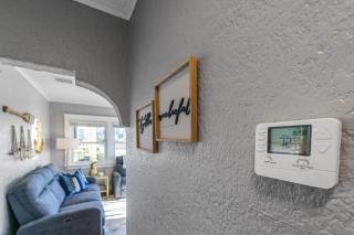 Bankers Hill Hideaway with AC Views and Parking - San Diego - 2