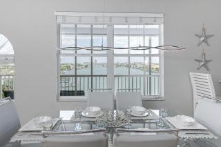 Location! Coastal Charm I 5 min Walk to Beach, Shops & Rest - Clearwater Beach - 2