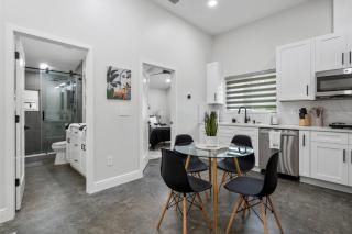 Whispering Grove Bungalow - Tampa - 8