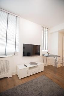 One bedroom at Chelsea cloister Hotel - 7