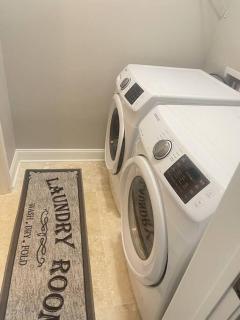 Luxurious Basement Apartment - 8