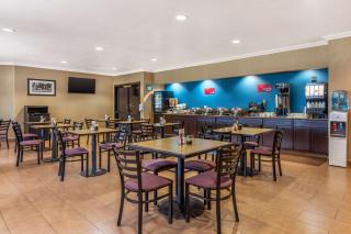 Best Western Plus Wine Country Inn & Suites - Santa Rosa - 3