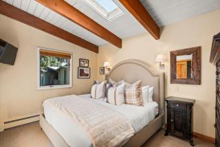 Little Nell Condominiums Unit 11, Top Floor Condo with Mountain Views, 3 Blocks to Gondola - 4