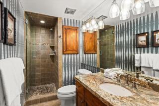 Little Nell Condominiums Unit 11, Top Floor Condo with Mountain Views, 3 Blocks to Gondola - 3