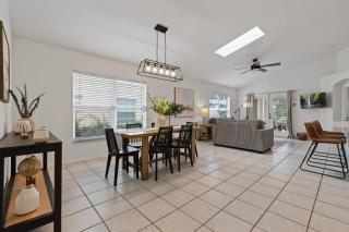 Indian Ridge - Pool Home with Spa, Newly Renovated - Orlando - 1