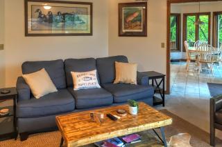 Lakefront Hideaway - Eureka Springs - 2