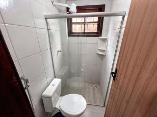 Casas com 2 ou 3 suítes (todas com ar split), com internet privativa 300MBPSno Residencial Nazareth, localizado a aproximadamente 80m da praia de Taperapuã (Arena Axé moi), com piscina, sauna, portaria 24hrs - 8