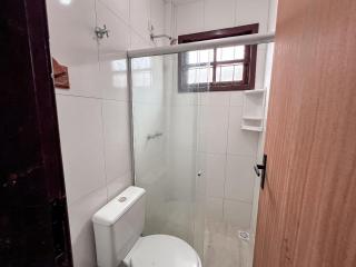 Casas com 2 ou 3 suítes (todas com ar split), com internet privativa 300MBPSno Residencial Nazareth, localizado a aproximadamente 80m da praia de Taperapuã (Arena Axé moi), com piscina, sauna, portaria 24hrs - 5