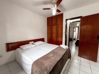 Casas com 2 ou 3 suítes (todas com ar split), com internet privativa 300MBPSno Residencial Nazareth, localizado a aproximadamente 80m da praia de Taperapuã (Arena Axé moi), com piscina, sauna, portaria 24hrs - 3