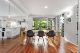 Dwyer St Great Family Beach House - Sunshine Beach - 4