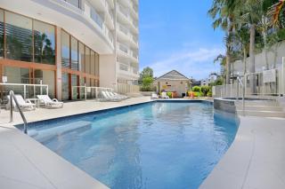 Broadbeach Central Apt 601 - 4