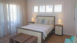 The Sands views over Caves Beach - 1