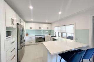 Seaside Retreat - Marks Point - 7