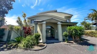 Beachside Beauty - Caves Beach - 0