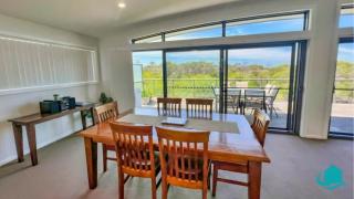 Beachside Beauty - Caves Beach - 5