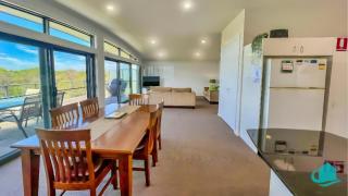 Beachside Beauty - Caves Beach - 4