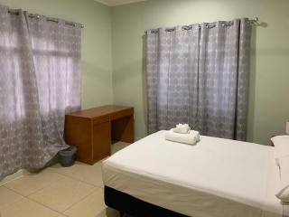 Alec's Hotel - Apia - 7