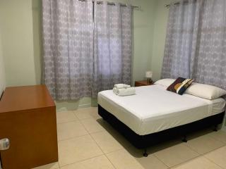 Alec's Hotel - Apia - 5