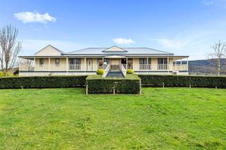 IRONBARK FARM Farmhouse on 52 acres in the scenic Yarra Valley - Glenburn - 0