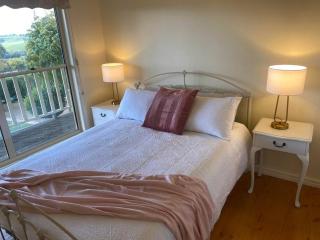 IRONBARK FARM Farmhouse on 52 acres in the scenic Yarra Valley - 7