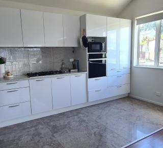 Westgate Three and one small room bedrooms house - Auckland - 8
