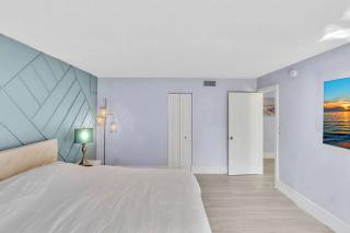 One Bedroom Steps Away From The Beach! - Sunny Isles Beach - 1