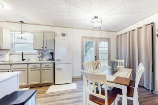 Country Comfort - - 2