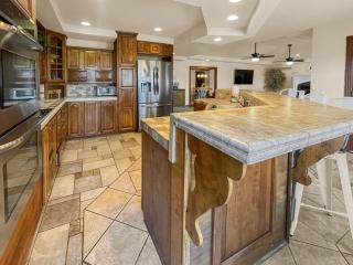 Lake House and Studio Book Two places in one 4 bedrooms large driveway and yard - 8