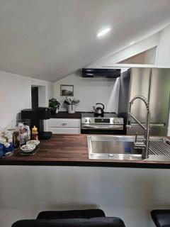 Cozy 2 Bedroom 2Bath Guest House - Snellville - 5