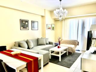 Wanderlust Getaway at Serin East Tagaytay hi-flr, balcony & own parking - Cavite - 5