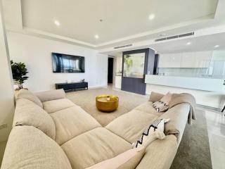 Amazing Aria Luxury on the 8th floor, Broadbeach - Gold Coast - 2