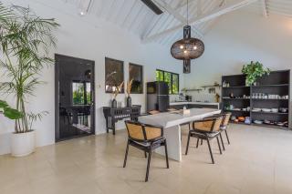 Elegant 3 BR villa huge pool in central Canggu - Canggu - 8