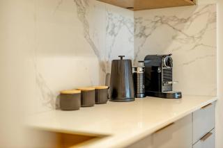 Stylish Cairns Studio Apartment Esplanade/Hospital - Cairns North - 7
