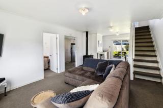 Spacious cosy beach bach - Foxton Beach - 0