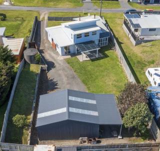 Spacious cosy beach bach - Foxton Beach - 9