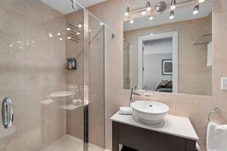 Modern Spacious Town Center Unit with Lake View - 805 - Queenstown - 8