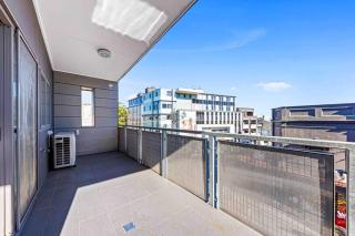 Centre of Newtown 1 BED APT - Sydney - 4